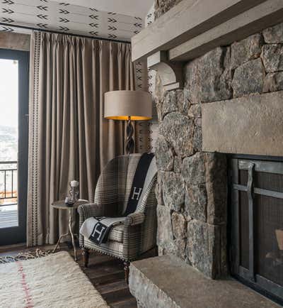 Rustic Vacation Home Living Room. Viking View by Cashmere Interior, LLC.