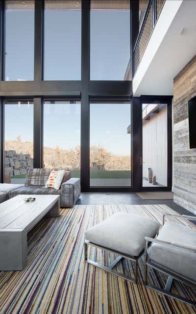  Modern Vacation Home Living Room. Preserve by Jaffa Group.