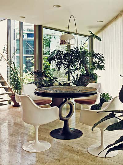  Mid-Century Modern Dining Room. Beach House by The Archers.