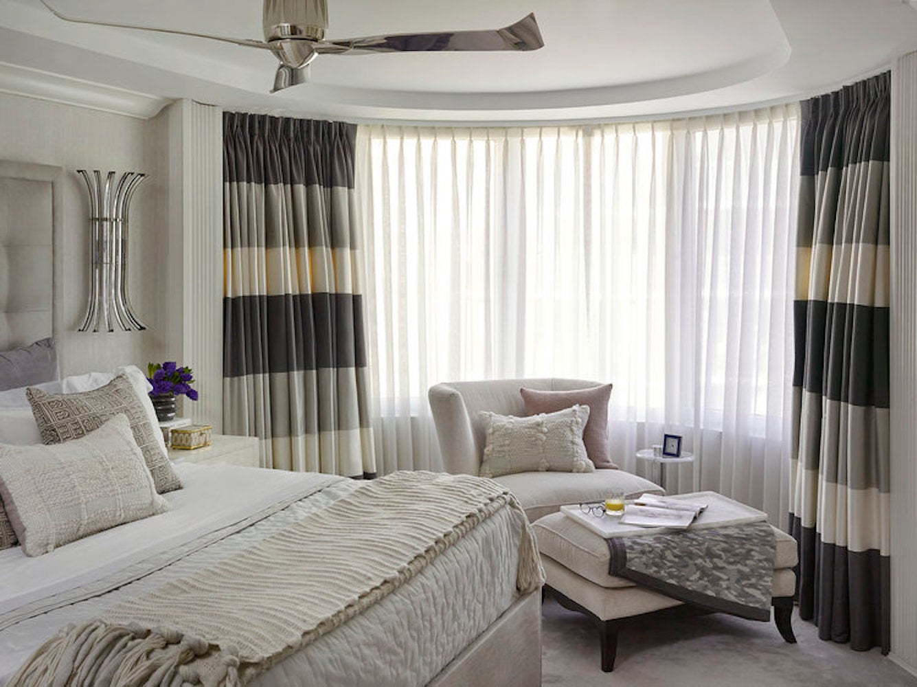 Columbus Circle Pied-à-terre by Jessica Schuster Interior Design | 1stDibs