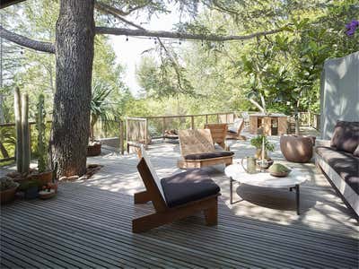  Contemporary Family Home Patio and Deck. Lechner House by Studio Shamshiri.