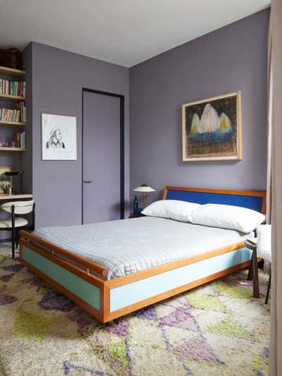  Mid-Century Modern Family Home Bedroom. Hilltop Residence  by Studio Shamshiri.