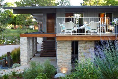  Mid-Century Modern Family Home Patio and Deck. Mid-Century Modern Arvada by Comstock Design.