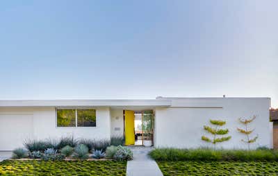  Mid-Century Modern Family Home Exterior. Los Feliz Hills by Carter Design.