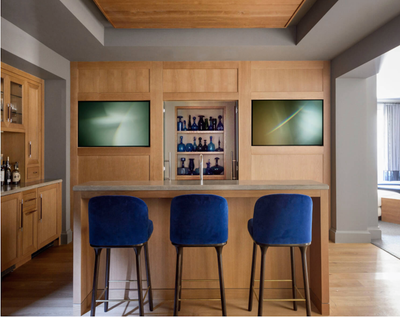  Contemporary Family Home Bar and Game Room. Atherton | Effortless Luxe by Maca Huneeus Design.