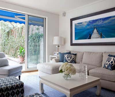 Coastal Apartment Living Room. Madison Avenue  by Area Interior Design.