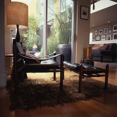  Mid-Century Modern Apartment Living Room. Venice Residence by Roman and Williams Buildings and Interiors.