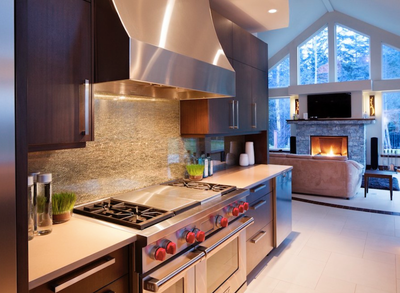 Contemporary Vacation Home Kitchen. Broadview by Jenny Martin Design.