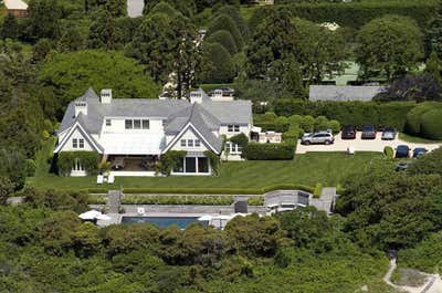 Country Exterior. East Hampton Mansion by Pierce Allen .