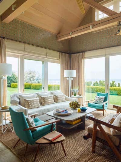  Coastal Vacation Home Living Room. East Hampton Mansion by Pierce Allen .