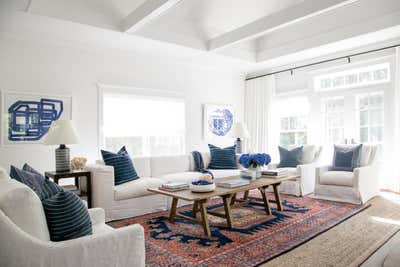  Coastal Vacation Home Living Room. East Hampton New Traditional by Chango & Co..