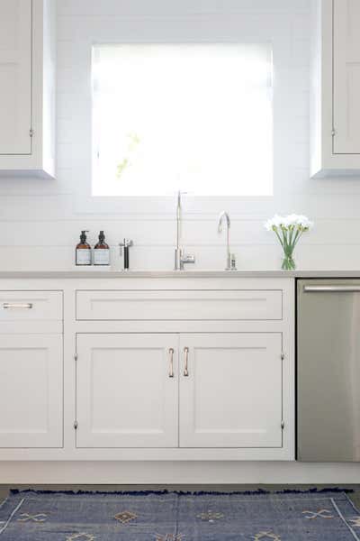 Coastal Vacation Home Kitchen. East Hampton New Traditional by Chango & Co..