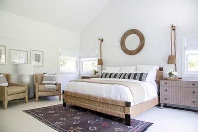  Coastal Vacation Home Bedroom. East Hampton New Traditional by Chango & Co..