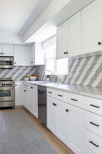  Contemporary Vacation Home Kitchen. East Hampton Post-Modern by Chango & Co..