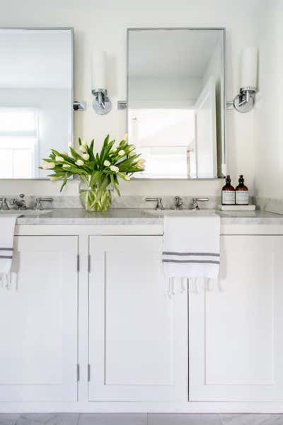  Contemporary Vacation Home Bathroom. East Hampton Post-Modern by Chango & Co..