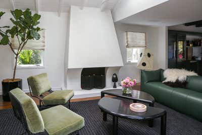  Contemporary Family Home Living Room. VENICE BUNGALOW by Studio Hus.