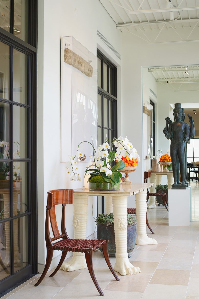 Contemporary Entry and Hall