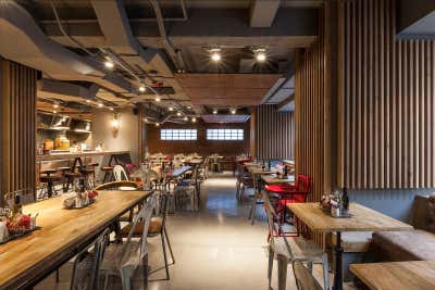  Industrial Restaurant Open Plan. Mamá Framboise by Coppel Design.