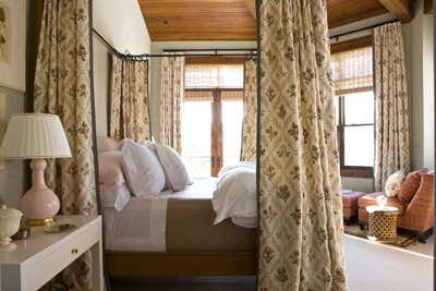  Transitional Vacation Home Bedroom. Montana by Gary McBournie Inc..
