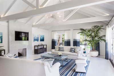  Coastal Family Home Living Room. Cliffwood by Adam Hunter Inc.