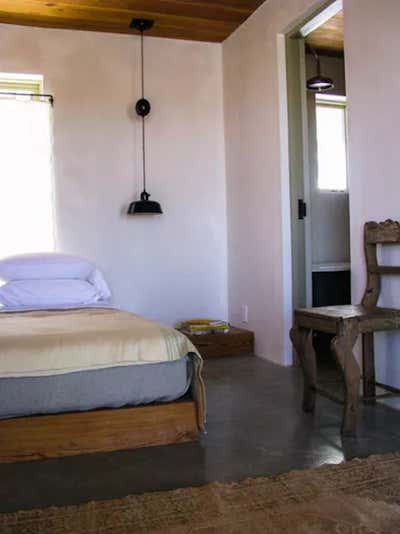  Minimalist Vacation Home Bedroom. Bunkhouse by Jennifer Nichols Design / Fairfax Dorn Projects.