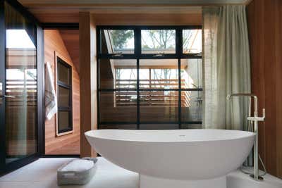  Contemporary Beach House Bathroom. Amagansett by Formarch.