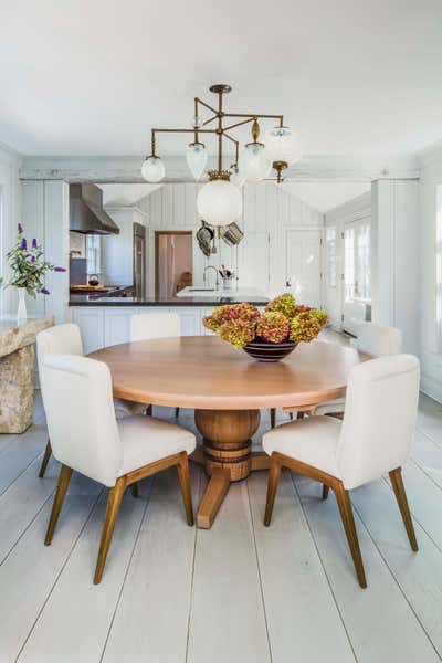  Mid-Century Modern Beach House Dining Room. Sag Harbor by Formarch.
