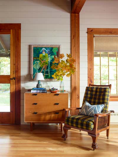  Country Vacation Home Living Room. Lake House by Heather Wells Inc.