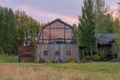  Farmhouse Vacation Home Exterior. Guest Barn by WRJ Design Associates.