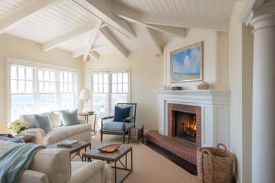  Coastal Vacation Home Living Room. Coastal Living by WRJ Design Associates.
