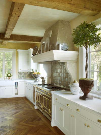  Traditional Family Home Kitchen. Virginia Estate by Bunny Williams Inc..