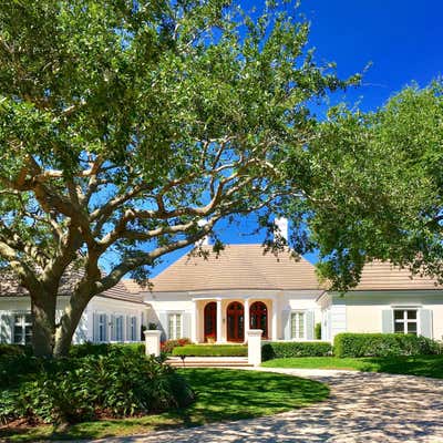  Traditional Family Home Open Plan. Johns Island Winter Home by Todd Yoggy Designs.