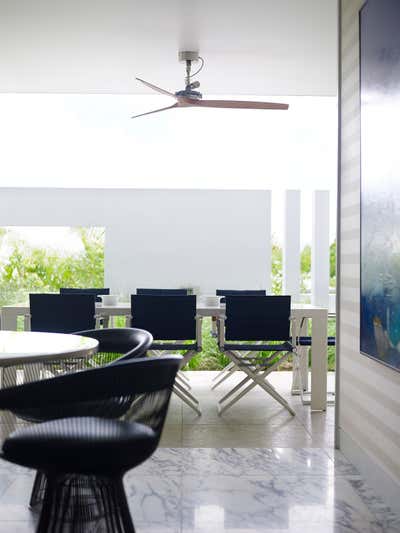 Contemporary Family Home Dining Room. Brisbane House  by Greg Natale.