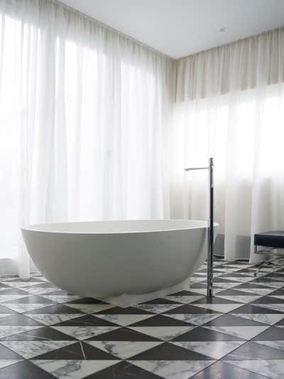  Contemporary Family Home Bathroom. Brisbane House  by Greg Natale.