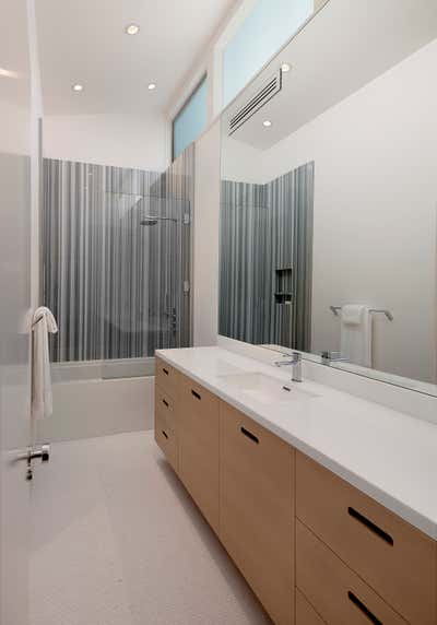  Minimalist Family Home Bathroom. The Brody House by Stephen Stone Designs.