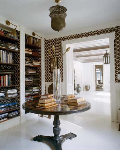 Transitional Country House Entry and Hall. Country House by Stephen Sills Associates.