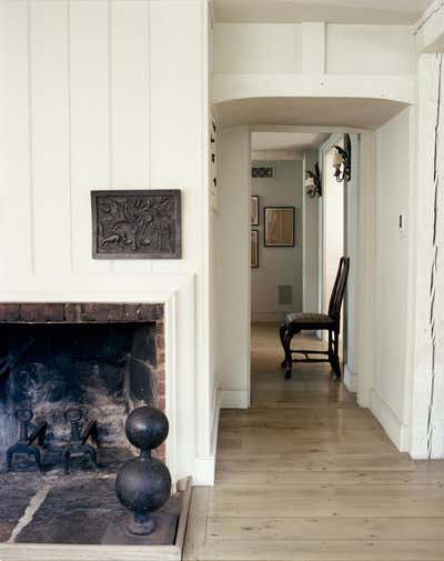  Farmhouse Family Home Entry and Hall. North Salem Saltbox by Stephen Sills Associates.