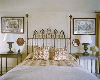  English Country Family Home Bedroom. North Salem Saltbox by Stephen Sills Associates.