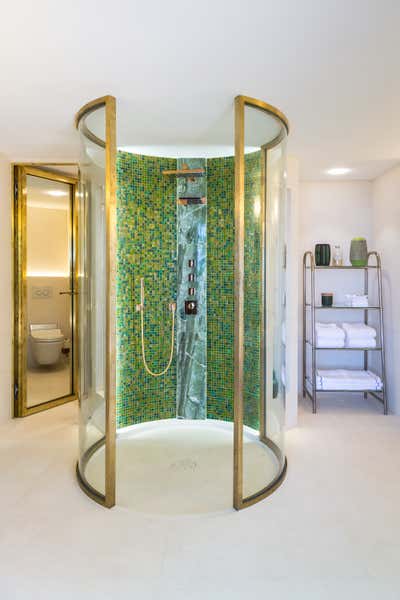 Modern Beach House Bathroom. Private villa St Tropez  by Amar Studio.