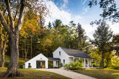 Country Country House Exterior. Litchfield by Dumais ID.