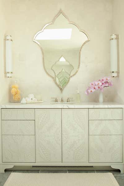  Contemporary Family Home Bathroom. Trophy Hills by Taylor Borsari Inc..