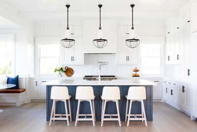  Beach Style Beach House Kitchen. North Fork Waterfront by Chango & Co..