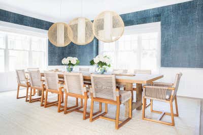  Beach Style Beach House Dining Room. North Fork Waterfront by Chango & Co..