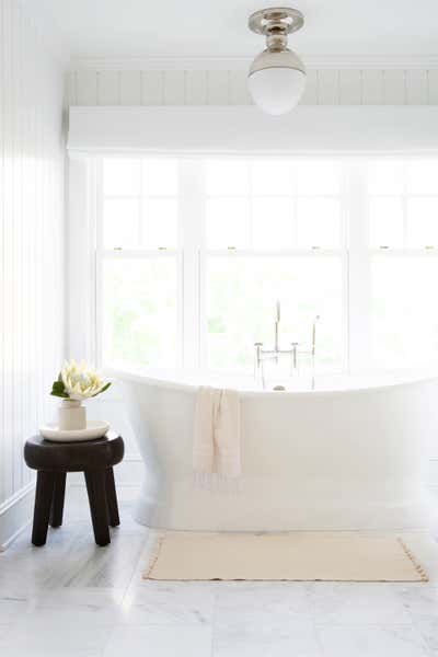  Beach Style Beach House Bathroom. North Fork Waterfront by Chango & Co..