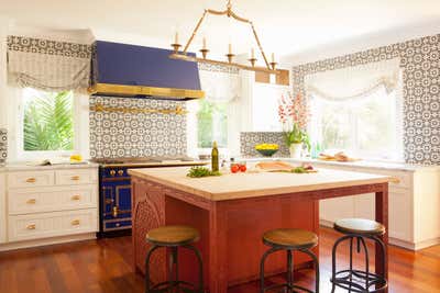  Eclectic Family Home Kitchen. A Avenue by Taylor Borsari Inc..