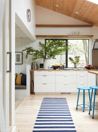  Beach Style Beach House Kitchen. Sonoma Farmhouse by Dehn Bloom Design.