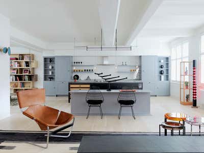 Modern Apartment Open Plan. VINYL FACTORY, Soho by Fran Hickman Design & Interiors .