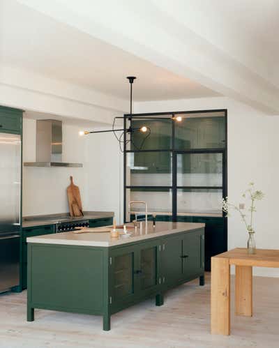  Modern Apartment Kitchen. VINYL FACTORY, Soho by Fran Hickman Design & Interiors .