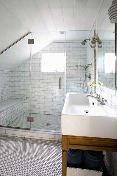 Mid-Century Modern Country House Bathroom. Amagansett, NY by Fawn Galli Interiors.
