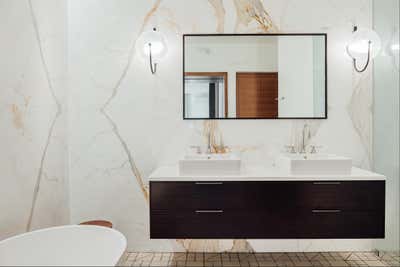  Organic Vacation Home Bathroom. Sampson Ave by Cityhome Collective.